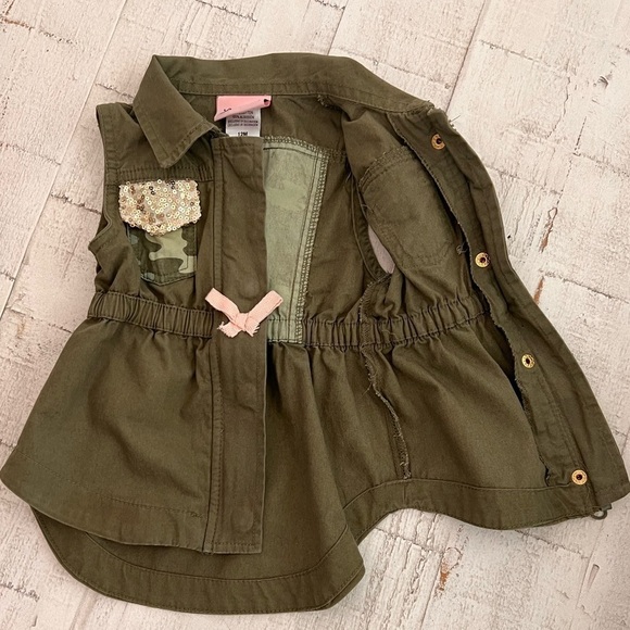 LITTLE LASS green camo/sequin vest 12 Months - Picture 5 of 5